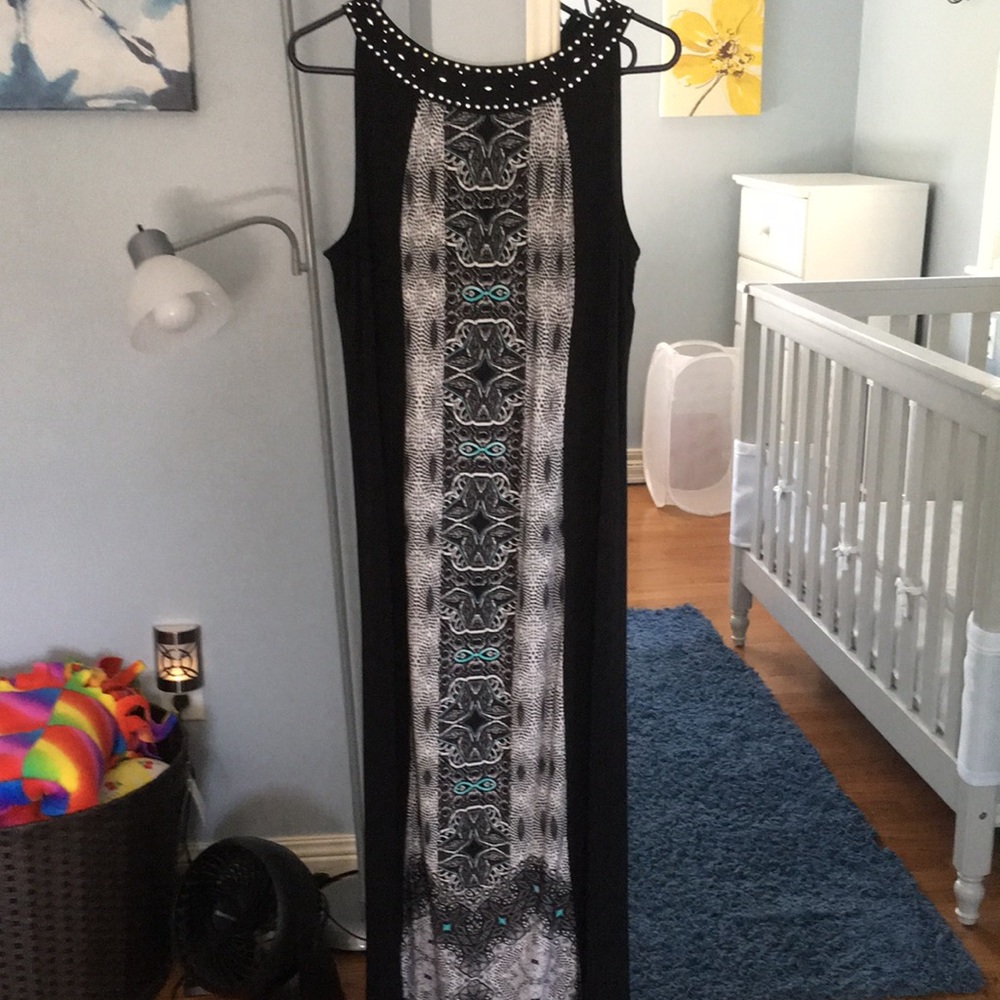 Maxi dress style and company size L